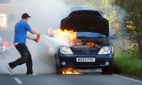 10 reasons to have a fire extinguisher on a car
